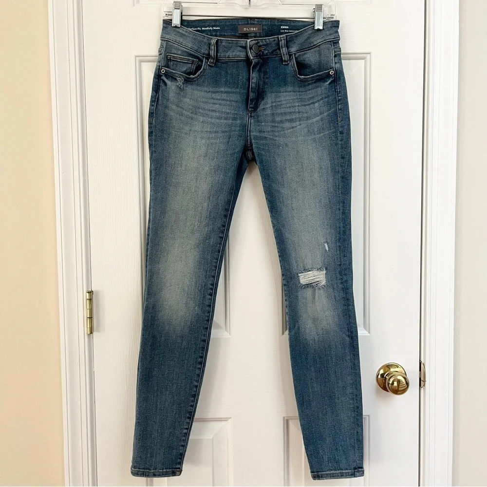 DL1961 Emma Low Rise Instasculpt Jeans. 28